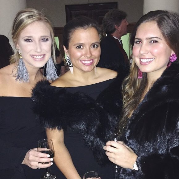 Profile Picture of Sara Oswalt (@saraoswalt) on Poshmark