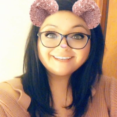 Profile Picture of Lisette Rocha (@24_Lisette) on Twitter