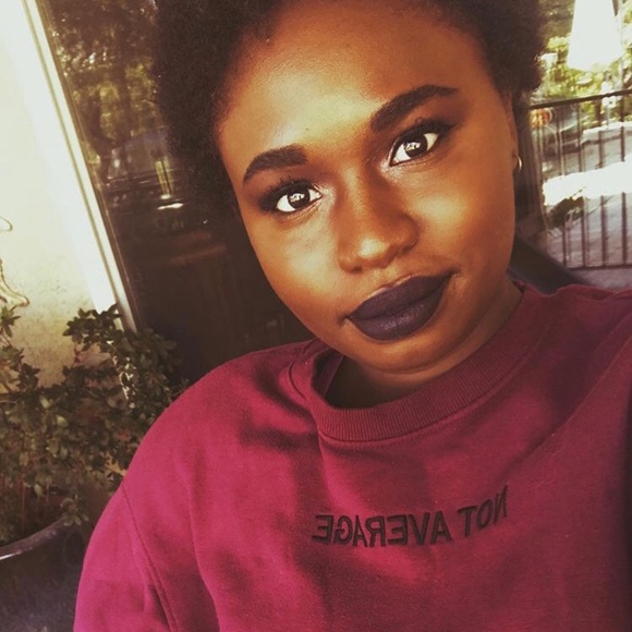 Profile Picture of Lianater Demshakwa (@lianater_d) on Poshmark