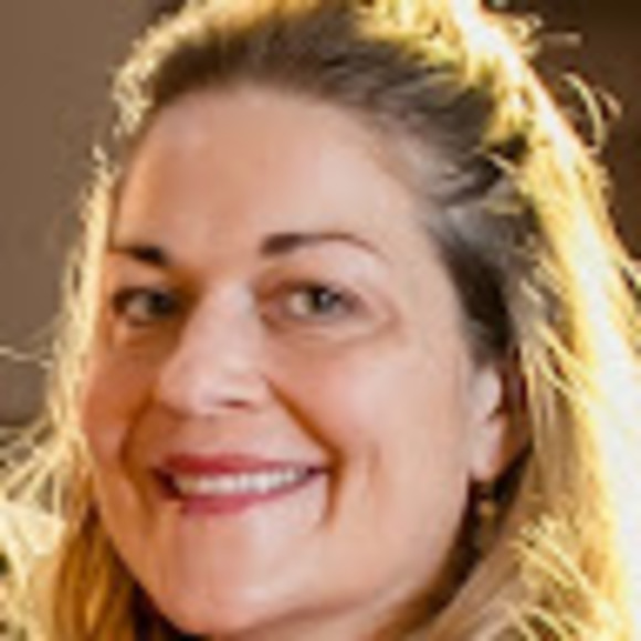 Profile Picture of Karla Huwer (@huwerk) on Poshmark