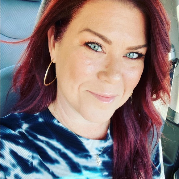 Profile Picture of Danielle Priest (@33bleu33) on Poshmark