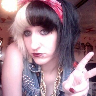 Profile Picture of Lisa Janson (@Bettys_Clothing) on Twitter