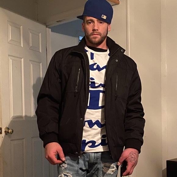 Anthony Boward - Poshmark Profile Picture of Anthony Boward (@baker21722) on Poshmark