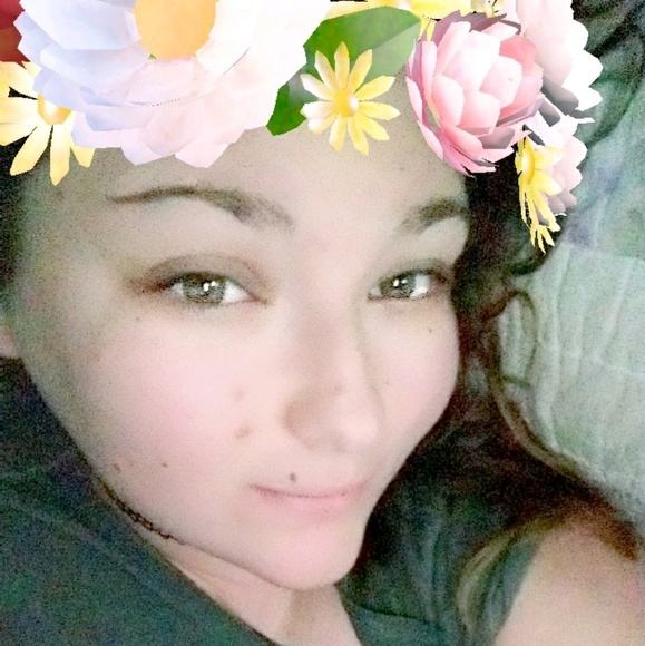 Profile Picture of Shannon K (@shannibal222) on Poshmark