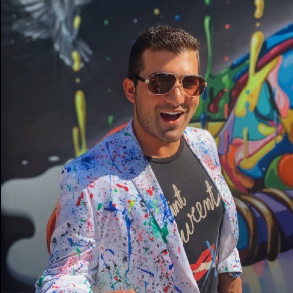 Profile Picture of Carl Morelli (@carlmorelli) on Poshmark