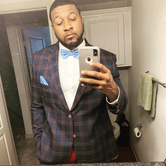 Profile Picture of Derrick Moody (@dmbabyboy02) on Poshmark