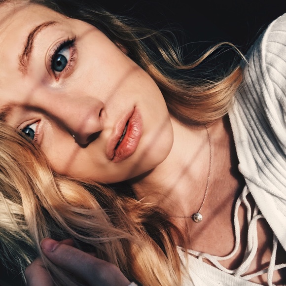 Profile Picture of Victoria Krebs (@victoriakrebs) on Poshmark