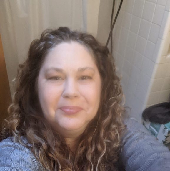 Profile Picture of Amy Senffner (@amysenffner) on Poshmark