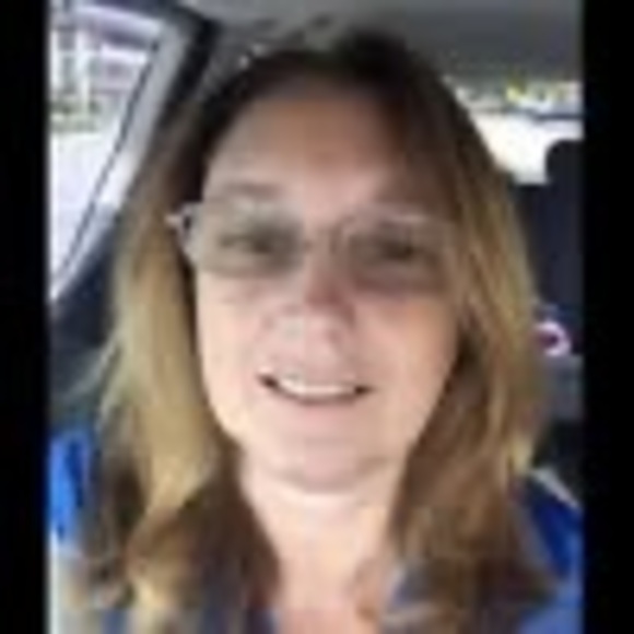 Profile Picture of Deb Giacalone (@debgiacalone1) on Poshmark