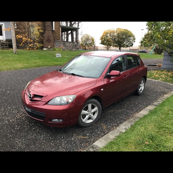 Profile Picture of Benjamin Cote (@binut_putter) on Poshmark