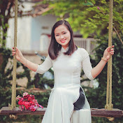 Profile Picture of Evelyn Tran (@EnglishwEvelyn) on Youtube