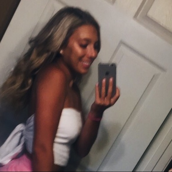 Profile Picture of Braylyn Reynolds (@braylynjay) on Poshmark