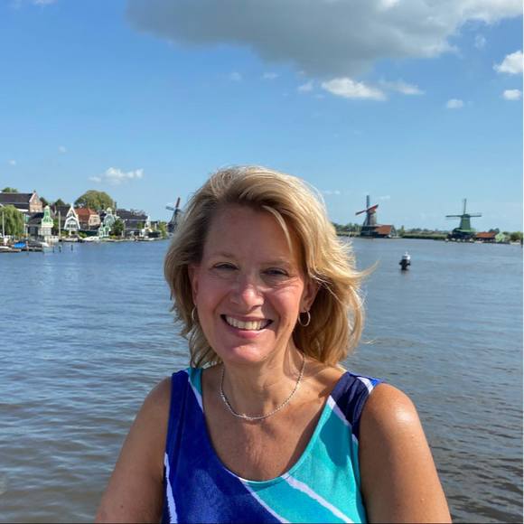 Profile Picture of Jennifer Winterhalter (@jwinter382) on Poshmark