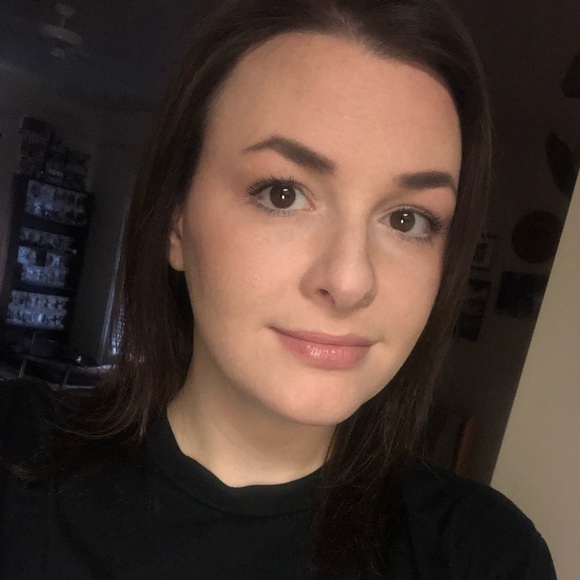 Profile Picture of Rachael Warwick (@rachwarwick7) on Poshmark