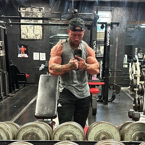 Profile Picture of Sam Watters (@swatters01) on Poshmark