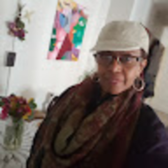 Profile Picture of Andrea Alvarez (@andralvar10) on Poshmark