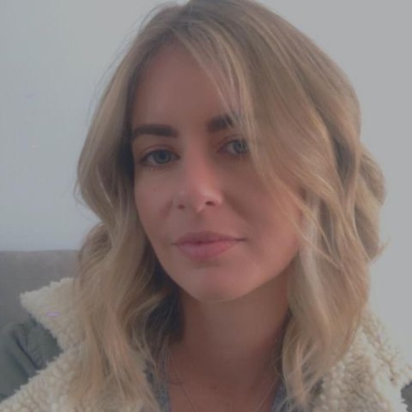 Profile Picture of Carly Postle (@carly_postle) on Poshmark
