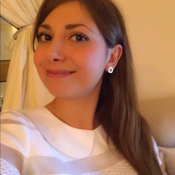 Profile Picture of Ilnaz Nikseresht (@ilnaznikseresht) on Poshmark