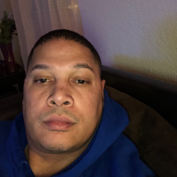 Profile Picture of David Brandon (@davebran11) on Poshmark