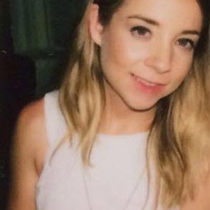 Profile Picture of Claire Stapleton (@ClaireeStapes) on Twitter