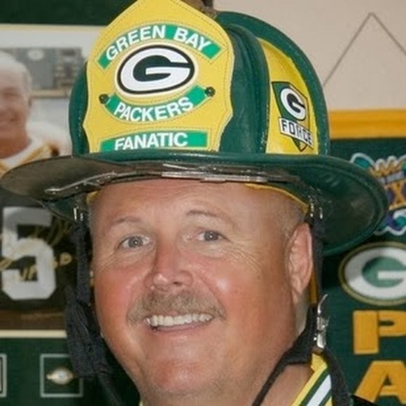 Profile Picture of Curt Cozad (@gbpackerfan1963) on Poshmark