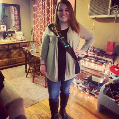 Profile Picture of Kristina Lynch (@tinaneill09) on Twitter