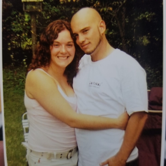 Profile Picture of April Federoff (@apfed) on Poshmark