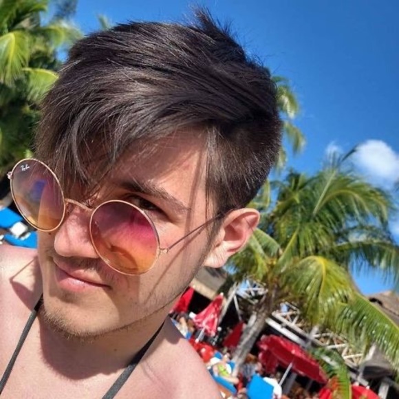 Profile Picture of Marcelo David (@marcelosnc) on Poshmark