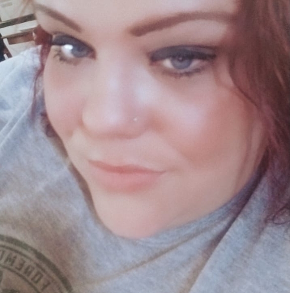 Profile Picture of Deanna Sanderford (@deannas83) on Poshmark