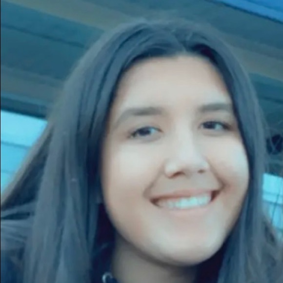 Profile Picture of Sofía Barrera (@sxfiabarrxra) on Poshmark