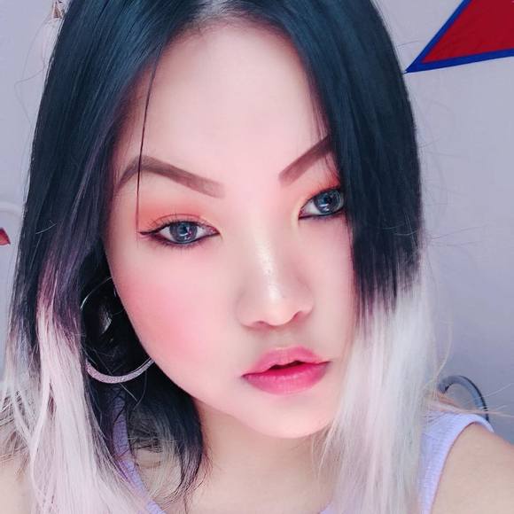 Profile Picture of Kala Labung (@khatakalajirel) on Poshmark