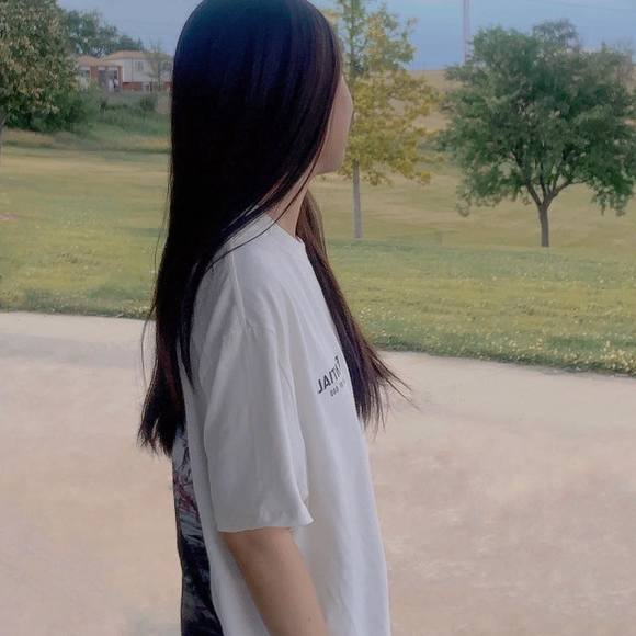 Profile Picture of Kim Thy (@thyly02) on Poshmark