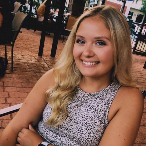 Profile Picture of Emma Sherry (@emsherrry) on Poshmark