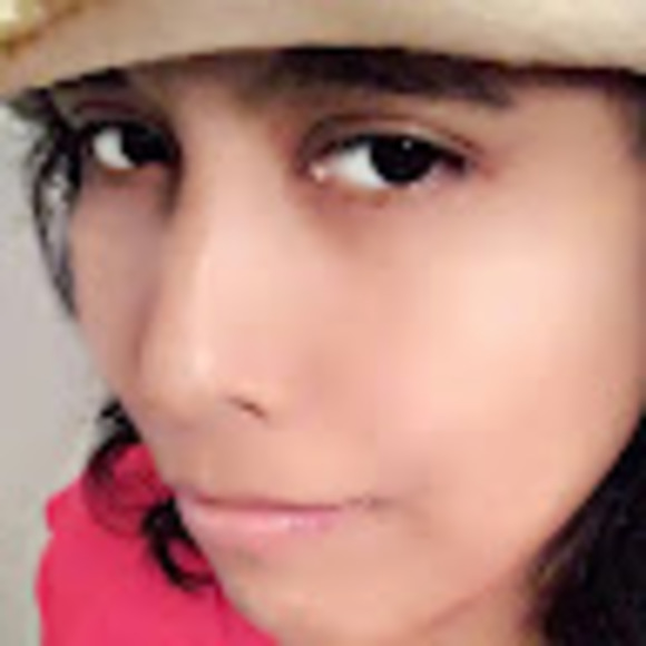 Profile Picture of Amelia Perez (@teamreedus1) on Poshmark