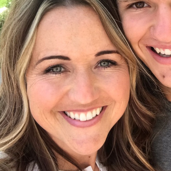 Corinne Harryman - Poshmark Profile Picture of Corinne Harryman (@corinneharryman) on Poshmark