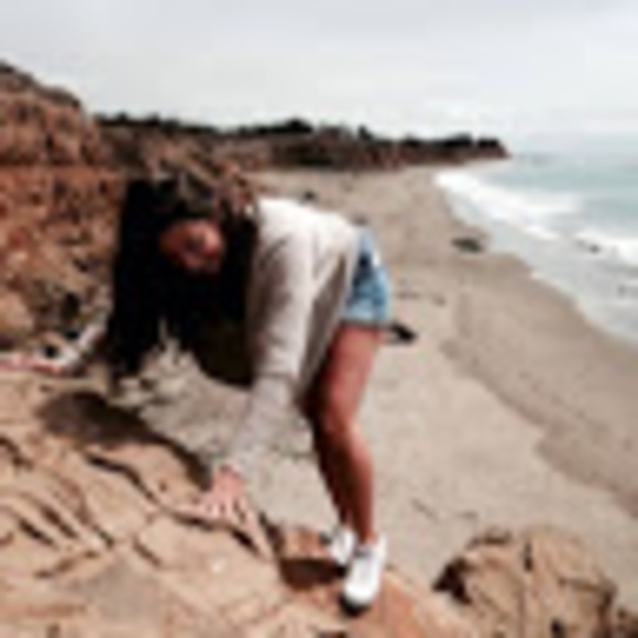 Profile Picture of Jenna Kovalsky (@abcdefghijenna) on Poshmark