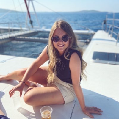 Profile Picture of Alexandra Simpson (@AlSimpp) on Twitter