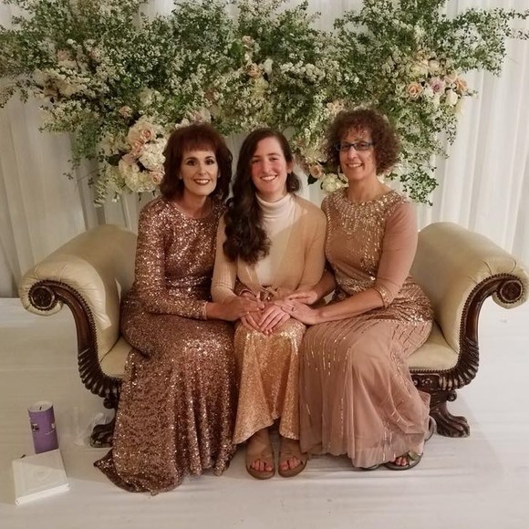 Profile Picture of Esther Grabowsky (@esther449) on Poshmark