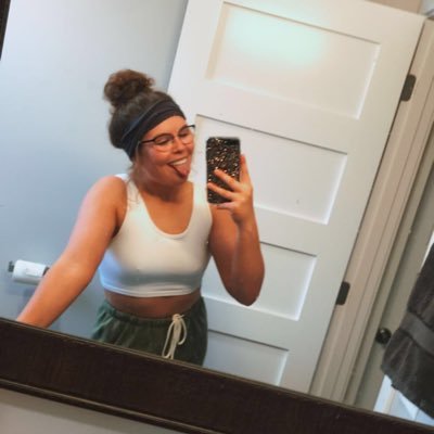 Profile Picture of Miranda Hall (@mirandahall23) on Twitter