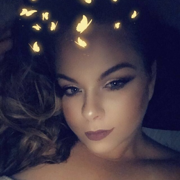 Emily Horlick - Poshmark Profile Picture of Emily Horlick (@emily_horlick) on Poshmark