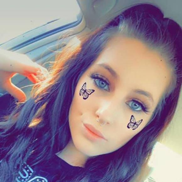 Profile Picture of Amber Hanson (@amberh122192) on Poshmark