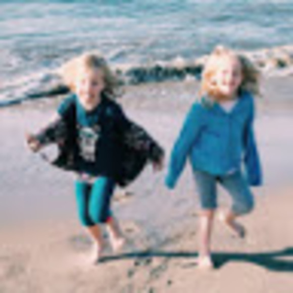 Profile Picture of Haley Warden (@haleyjwarden80) on Poshmark