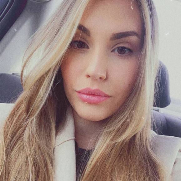 Profile Picture of Olena Baldyga (@olena_baldyga) on Poshmark