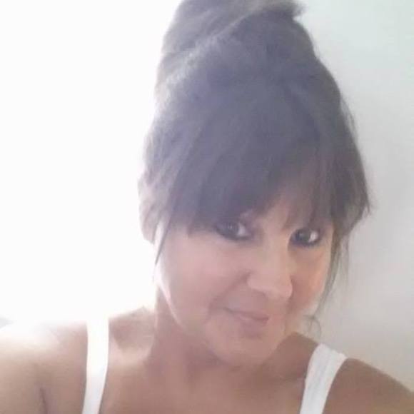 Profile Picture of Annie Derezinski (@anniederezinski) on Poshmark