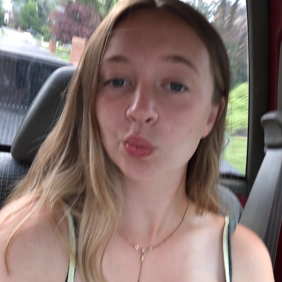 Profile Picture of Blaire Trueax (@bltrueax) on Poshmark