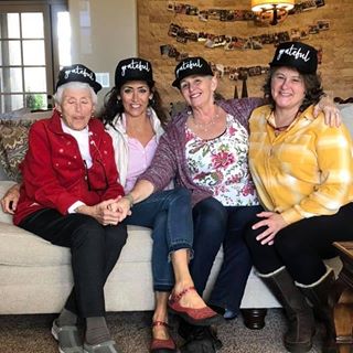 Profile Picture of Beth Maloney (@bethaunger) on Facebook