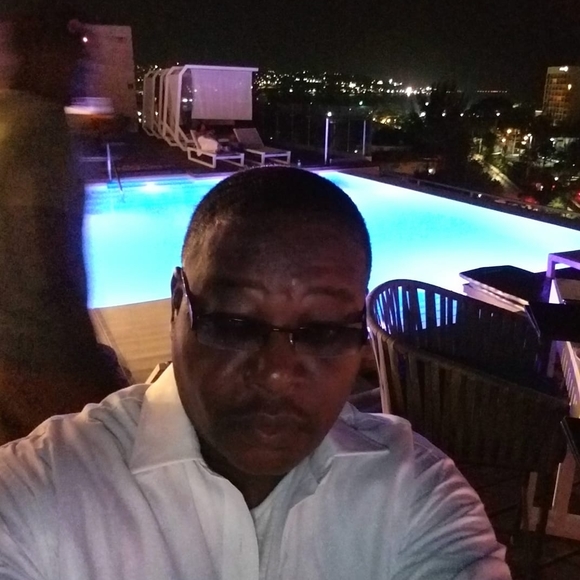 Profile Picture of Craig Beasley (@craigcbeasley) on Poshmark