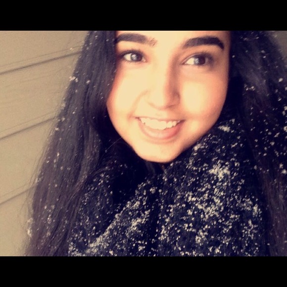 Ether Kayal - Poshmark Profile Picture of Ether Kayal (@ether_k) on Poshmark