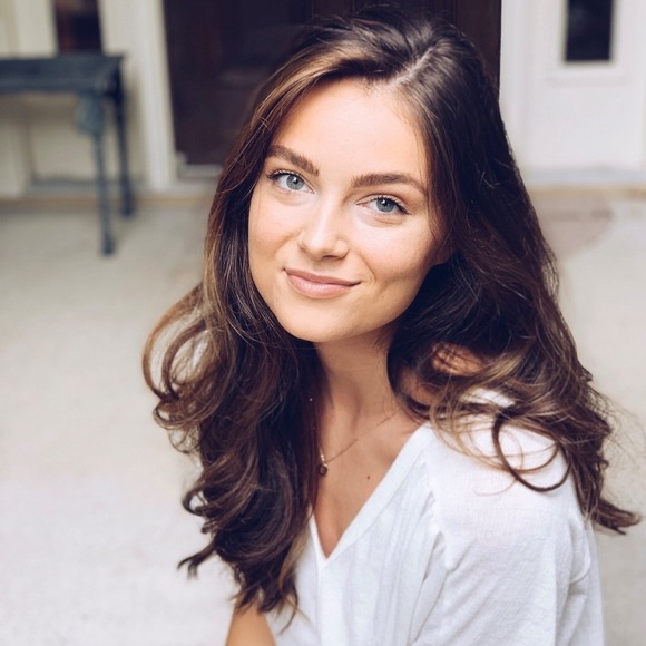 Profile Picture of Emily Suttle (@eks369) on Poshmark