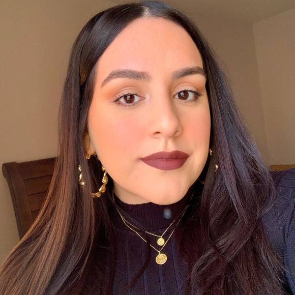 Profile Picture of Kristina Quinteros (@kristinaquin742) on Poshmark
